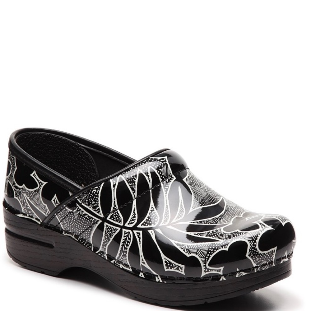 Like new without tags Dansko 42 fun black and white floral pattern
